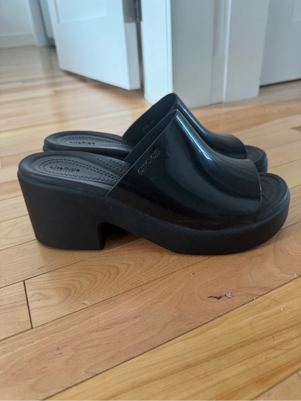 CROCS Women's Black Chunky Heel Slide Mules